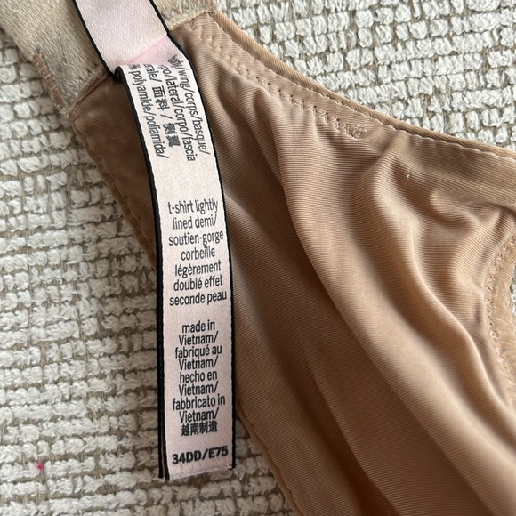 Victoria’s Secret T-Shirt Bra - Picture 2 of 4